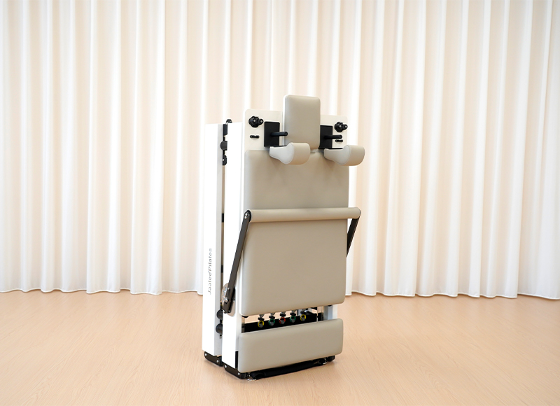 Light luxury folding reformer